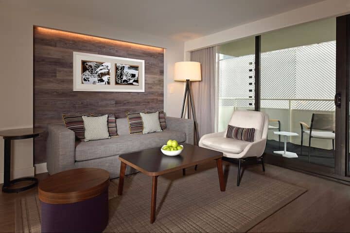 Room 3 of 43